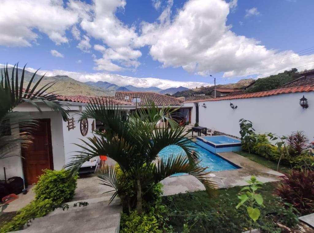 Hostel Las Palmas Вилкабамба Екстериор снимка