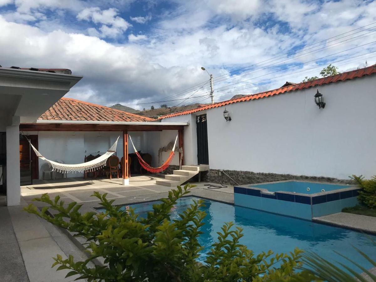 Hostel Las Palmas Вилкабамба Екстериор снимка